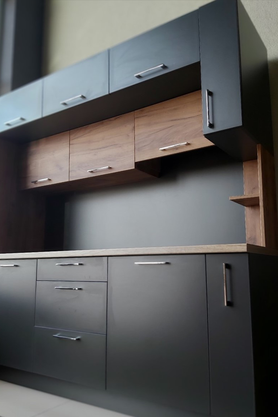 2043 APARTMANSKA 1 