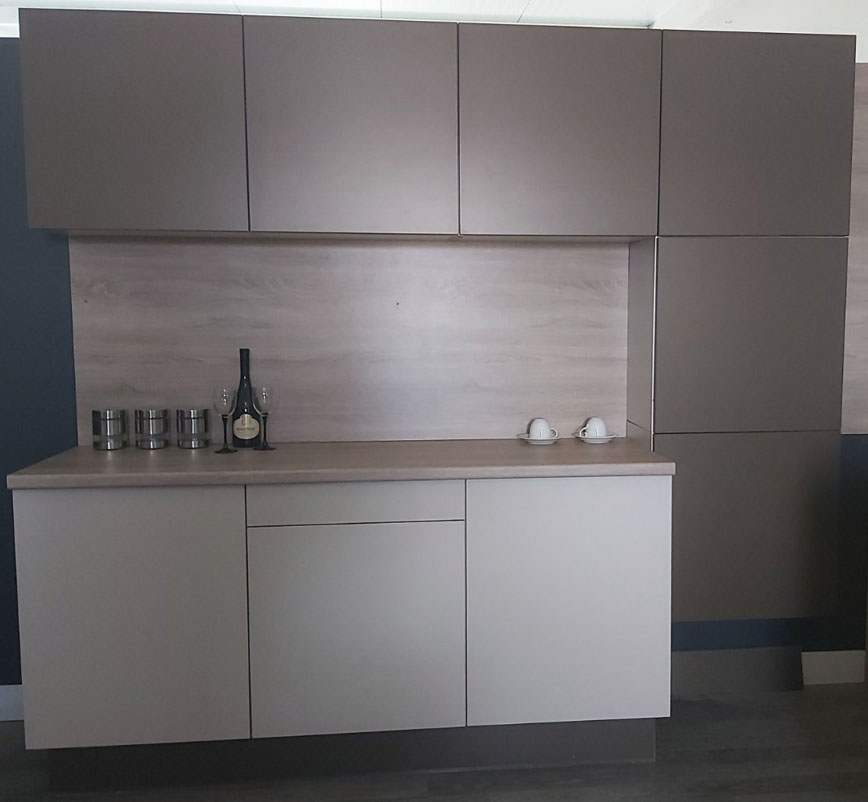 2054 APARTMANSKA 2 