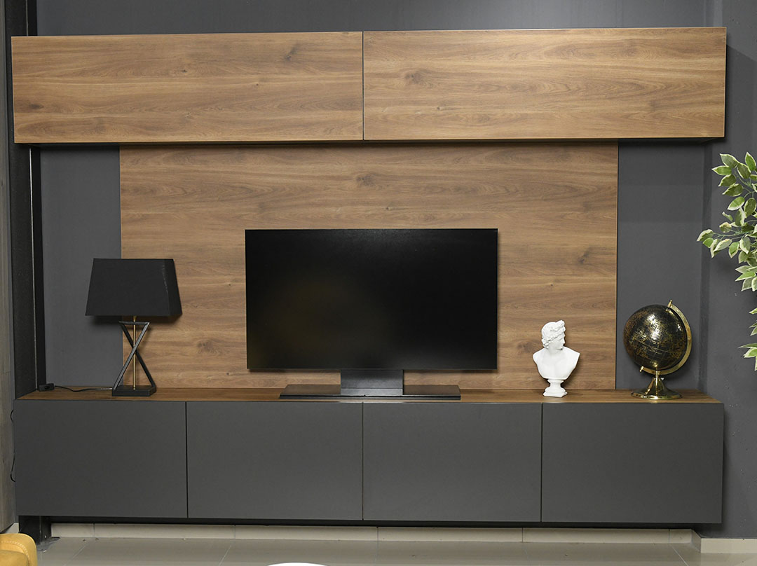 2052 TV SET 3
